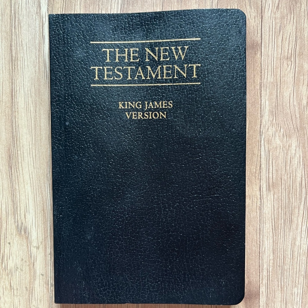 The New Testament - King James Version (Black, Gold Lettering)